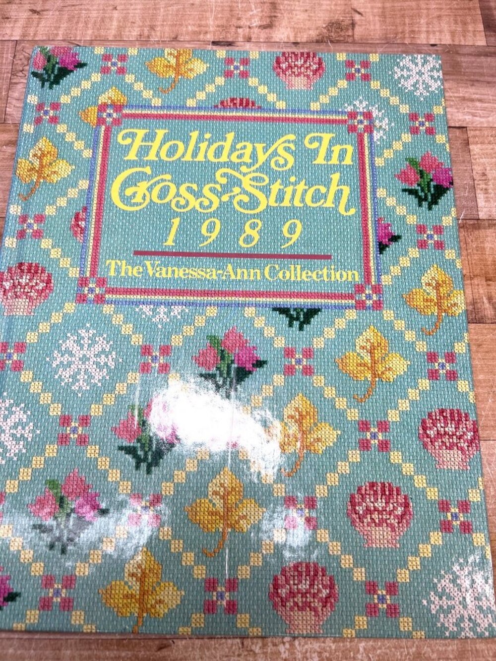 Holidays In Cross-Stitch 1989 Book Vanessa-Ann Collection Christmas Patterns